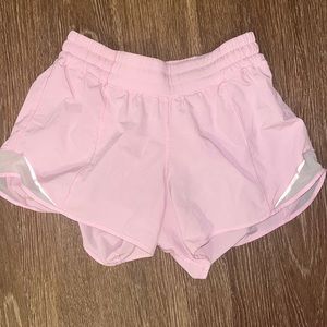 LULU light pink hotty hot shorts!!